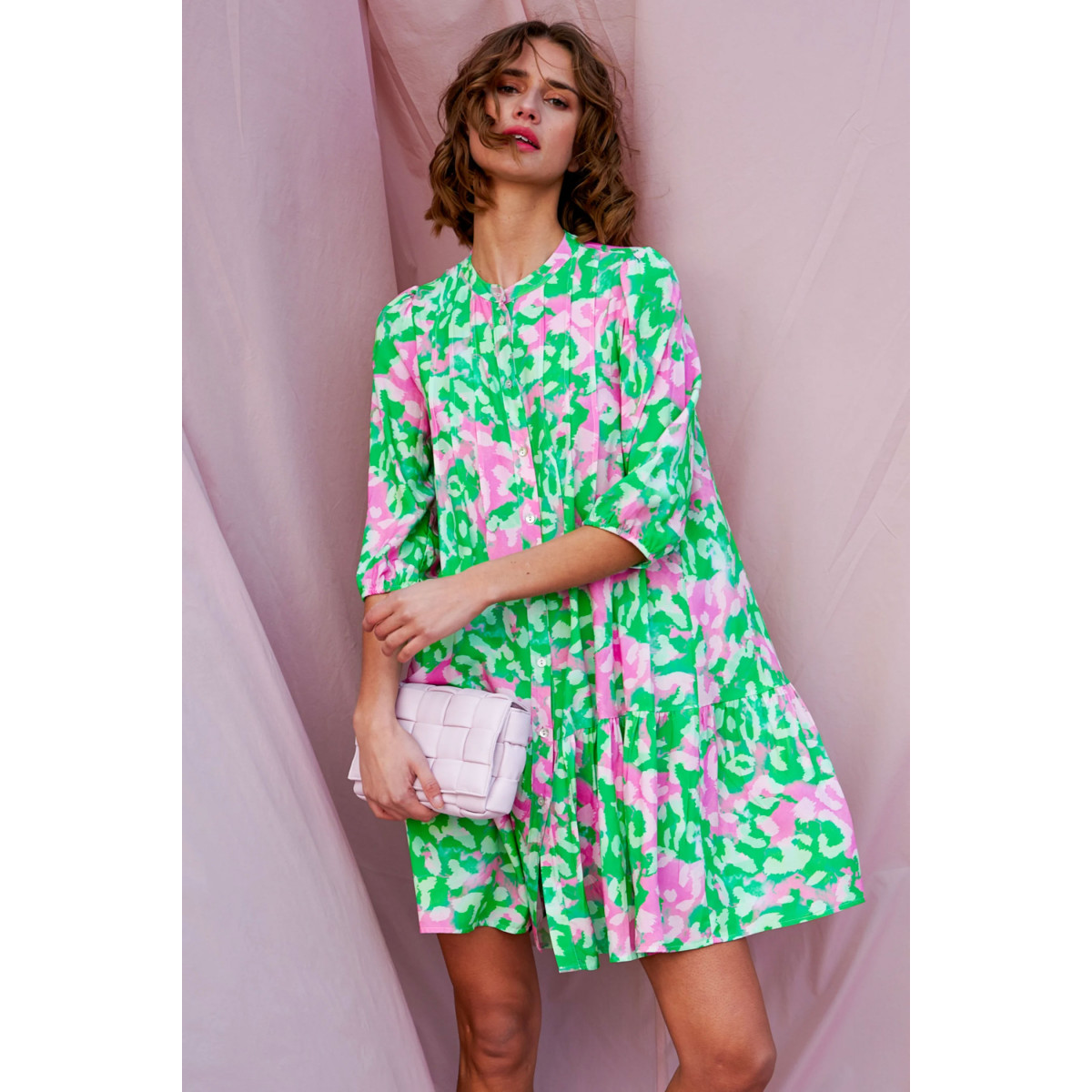 Image of FORUDBESTIL (MAJ/JUNI) - Green/pink Imogene short Dress 12241100 fra Noella, Str. L (30101-109129)