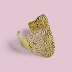 Gold Chloe Ring med Blomsterdesign fra ZIROSA